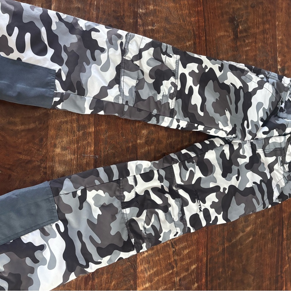 Articx snowboard pants